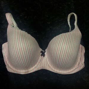 Adorable, Victoria’s Secret padded bra